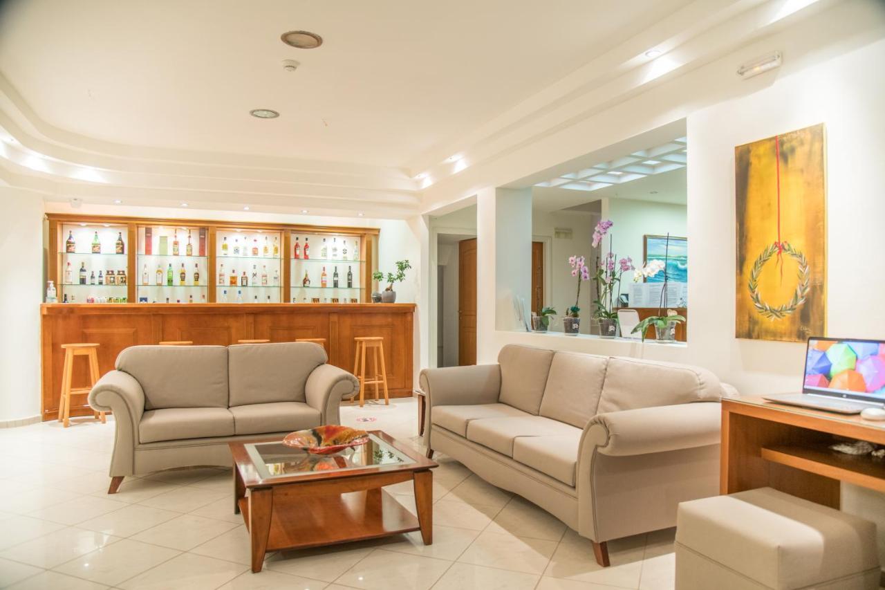 Hiona Holiday Hotel Palekastro Bagian luar foto