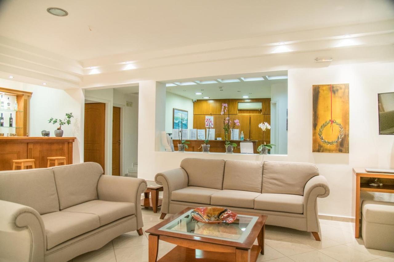 Hiona Holiday Hotel Palekastro Bagian luar foto