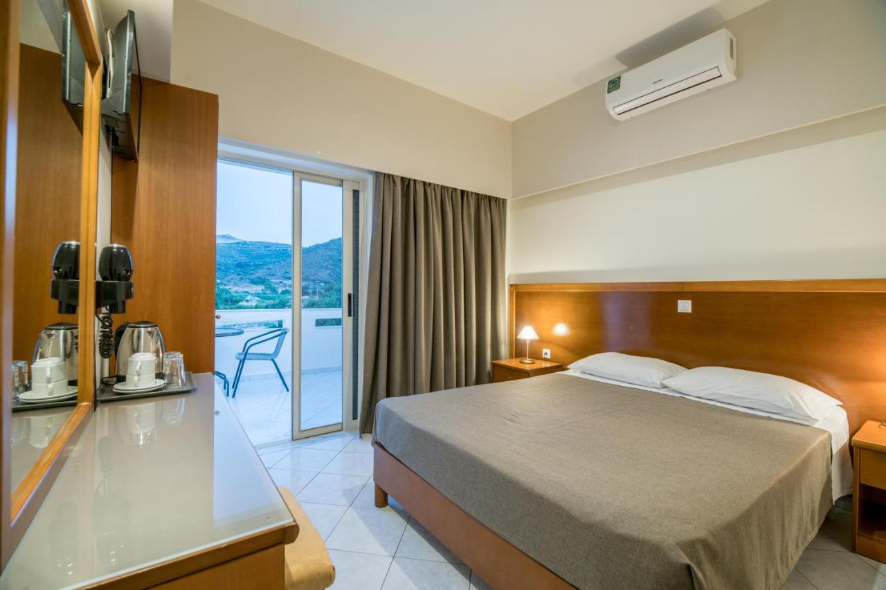 Hiona Holiday Hotel Palekastro Bagian luar foto