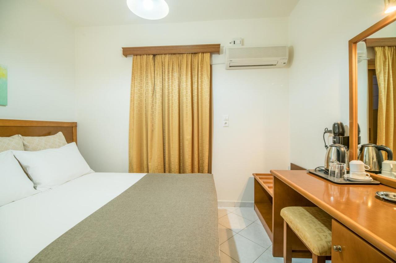Hiona Holiday Hotel Palekastro Bagian luar foto