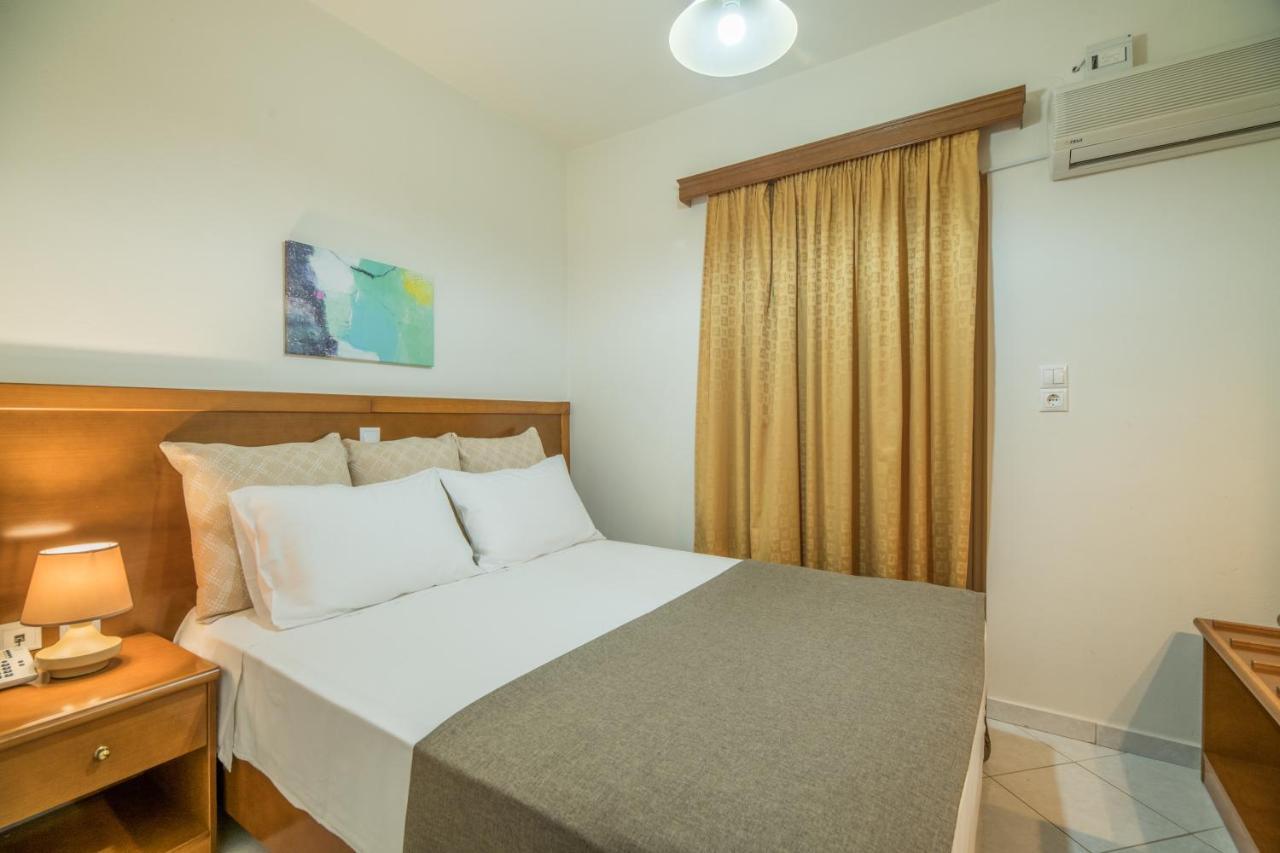 Hiona Holiday Hotel Palekastro Bagian luar foto