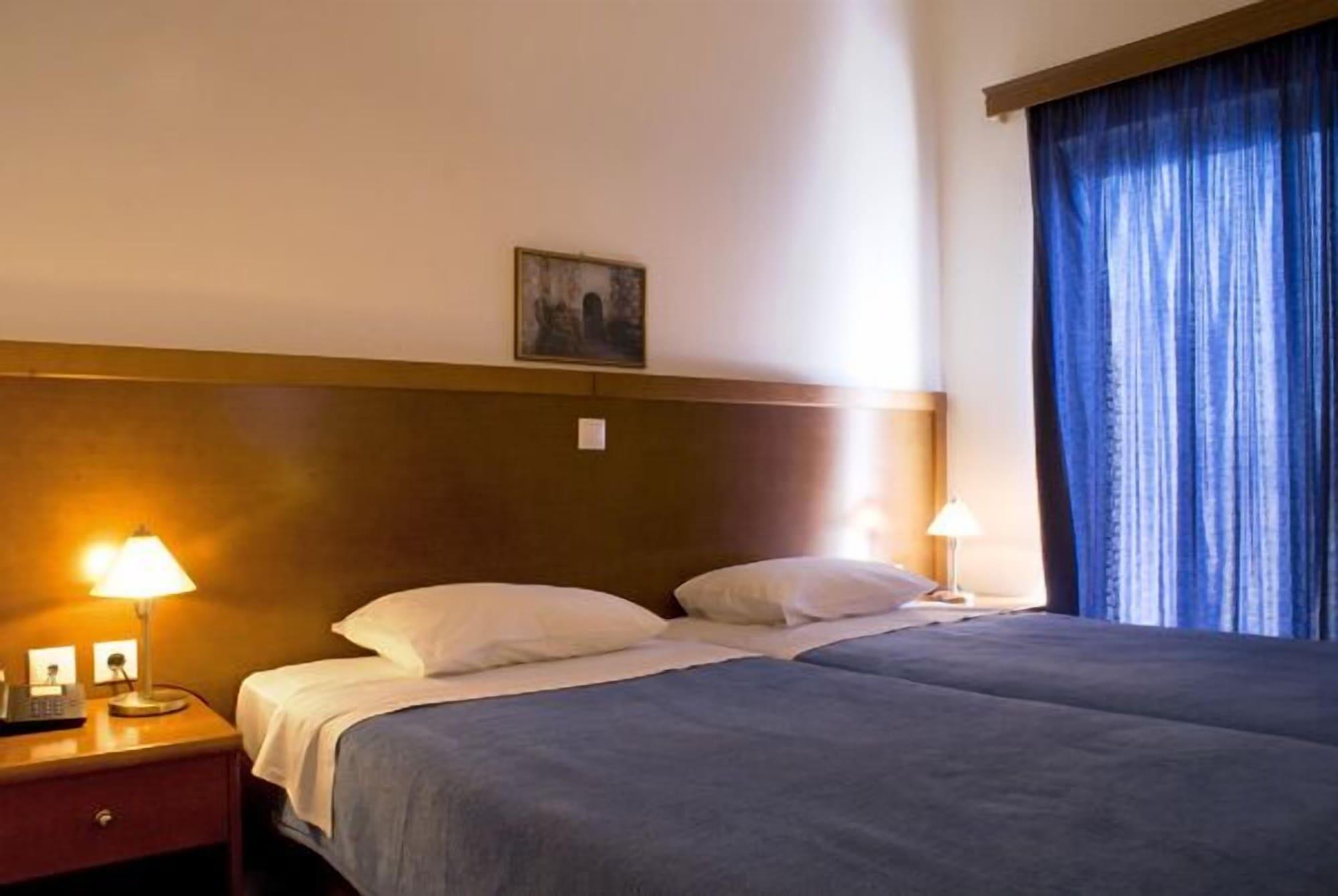 Hiona Holiday Hotel Palekastro Bagian luar foto