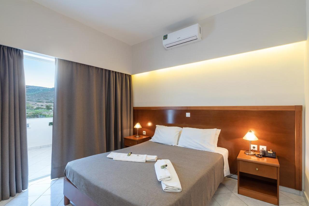 Hiona Holiday Hotel Palekastro Bagian luar foto